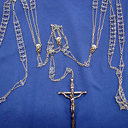 Rosary-Lasso, Crystal